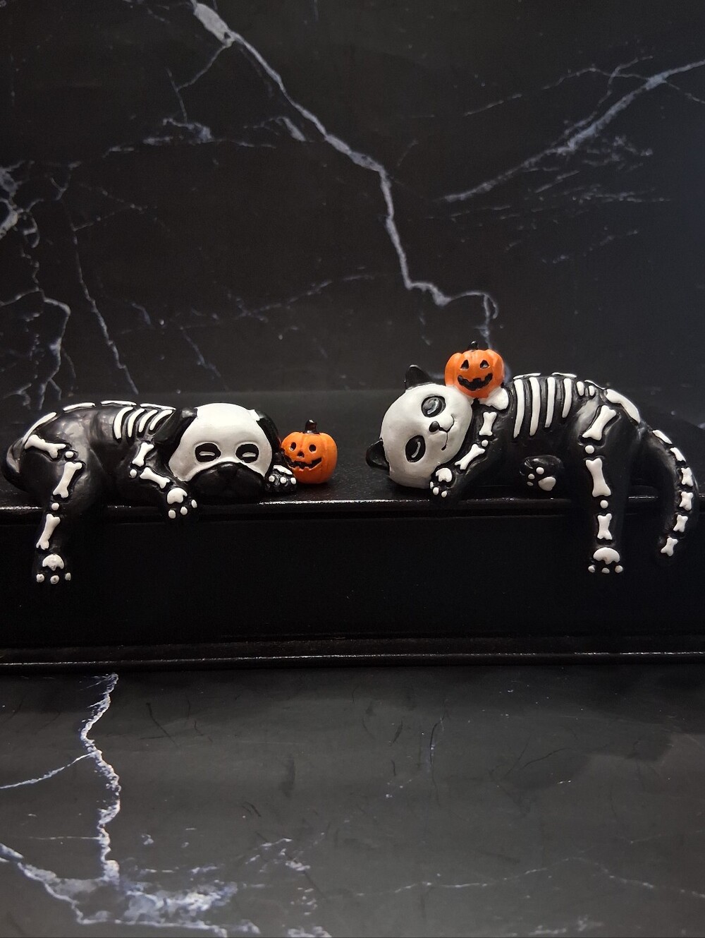 Halloween Lazy Bones Dog & Cat Shelf Sitter Set of 2 Resin Decor NWT GanzEH75206
